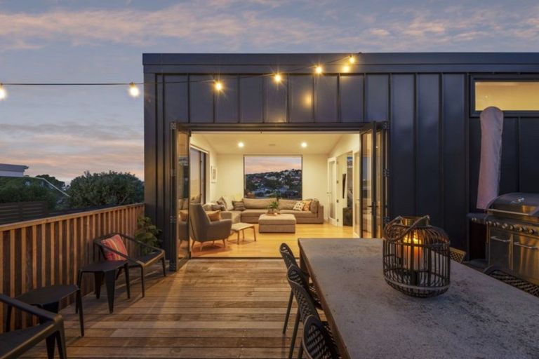 Photo of property in 110 Mount Pleasant Road, Mount Pleasant, Christchurch, 8081