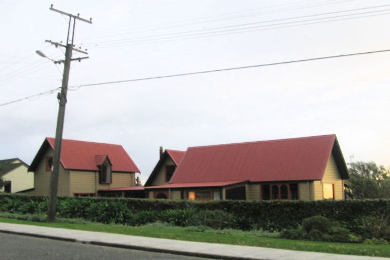 Photo of property in 6-8 Huia Street, Waikanae, 5036