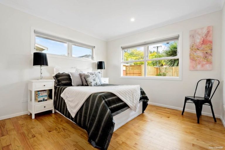 Photo of property in 14 Ocean View Road, Northcote, Auckland, 0627