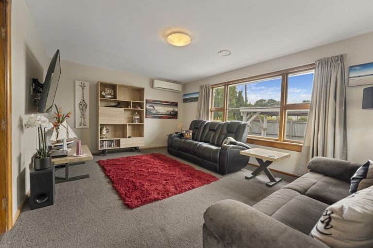Photo of property in 5 Marshwood Place, Sockburn, Christchurch, 8042