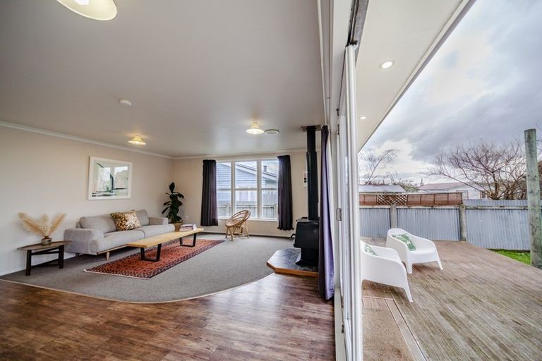 Photo of property in 12 Lake View Road, Waipukurau, 4200