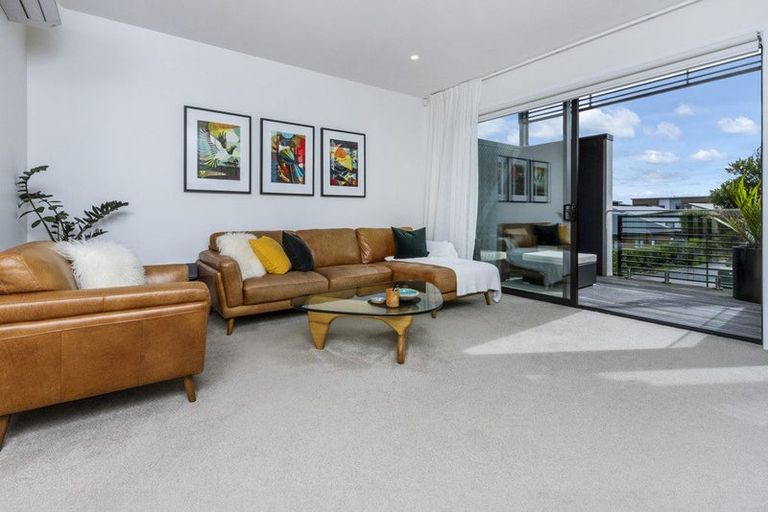 Photo of property in 77 Bomb Point Drive, Hobsonville, Auckland, 0616
