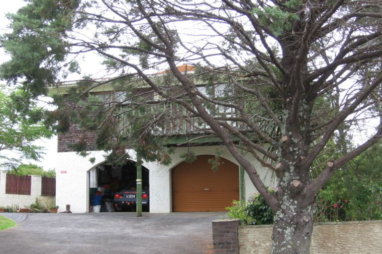 Photo of property in 12 Jacaranda Avenue, Beach Haven, Auckland, 0626