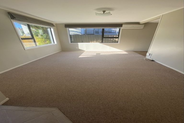 Photo of property in 9 Ransom Smyth Drive, Goodwood Heights, Auckland, 2105