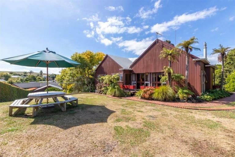Photo of property in 62 Muriwai Road, Waimauku, 0812