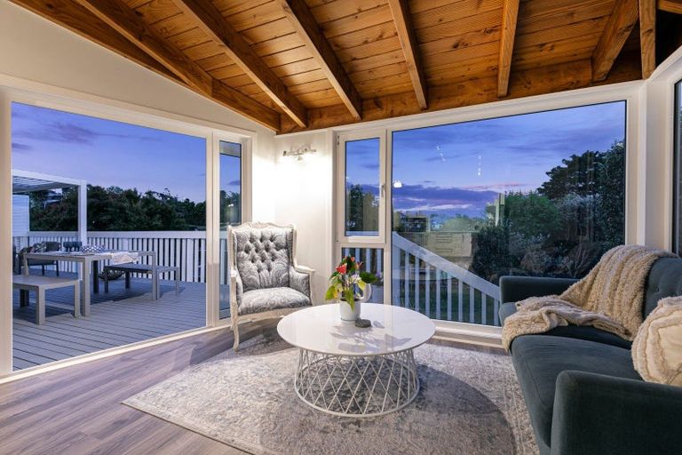 Photo of property in 21 Hebron Road, Waiake, Auckland, 0630