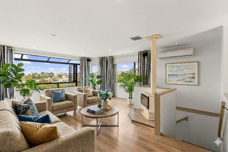 Photo of property in 2/8 City View Terrace, Birkenhead, Auckland, 0626