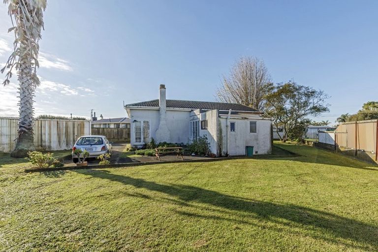 Photo of property in 57 Tiraumea Drive, Pakuranga, Auckland, 2010