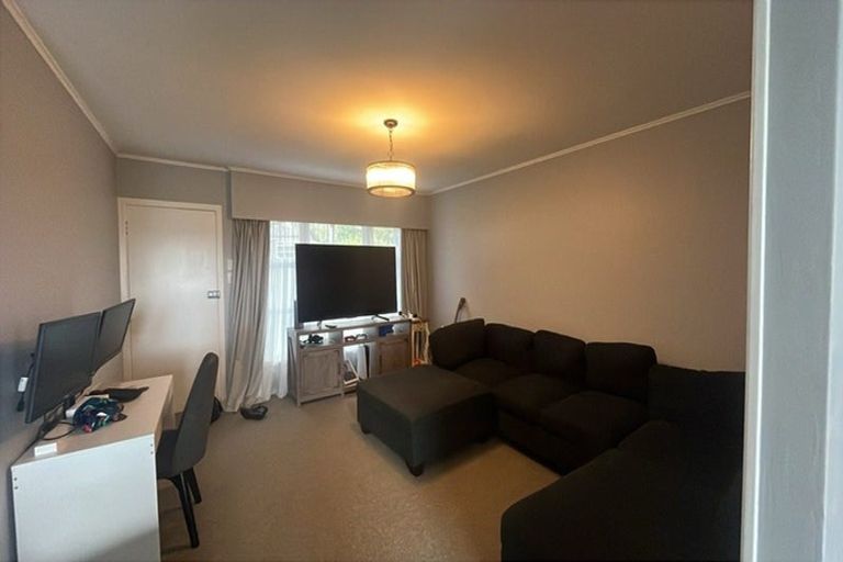 Photo of property in 1/16 Roseburn Place, Pakuranga, Auckland, 2010