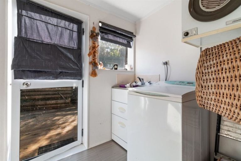 Photo of property in 84 Omokoroa Road, Omokoroa, 3114