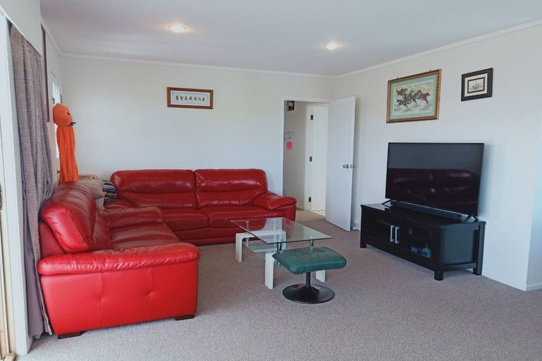 Photo of property in 1/166 Fisher Parade, Farm Cove, Auckland, 2012