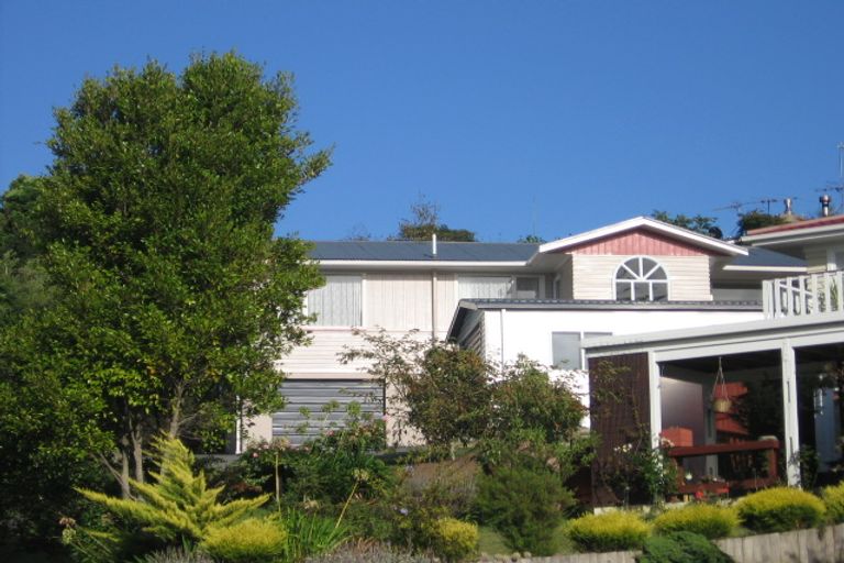 Photo of property in 16 Roband Avenue, Glenfield, Auckland, 0629