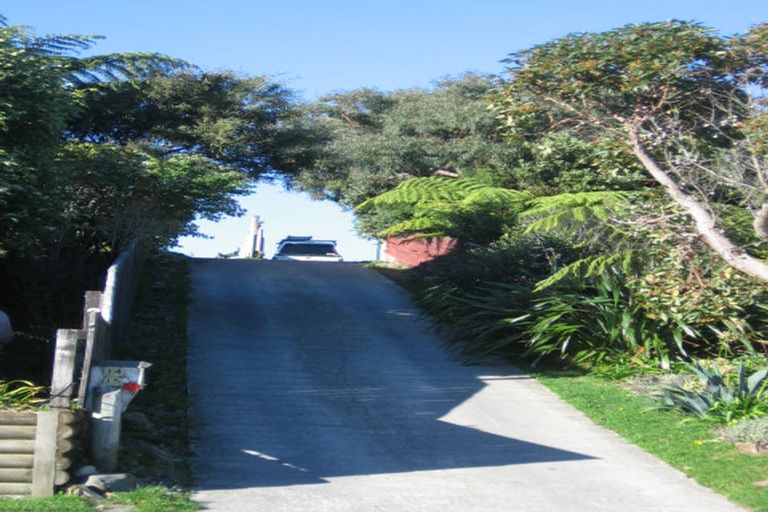 Photo of property in 14 Whitechapel Grove, Stokes Valley, Lower Hutt, 5019