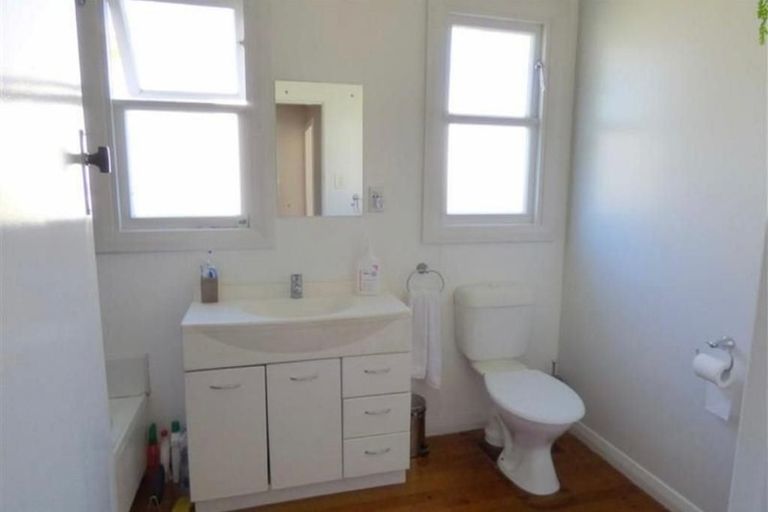 Photo of property in 1/9 Tarahua Road, Vogeltown, New Plymouth, 4310