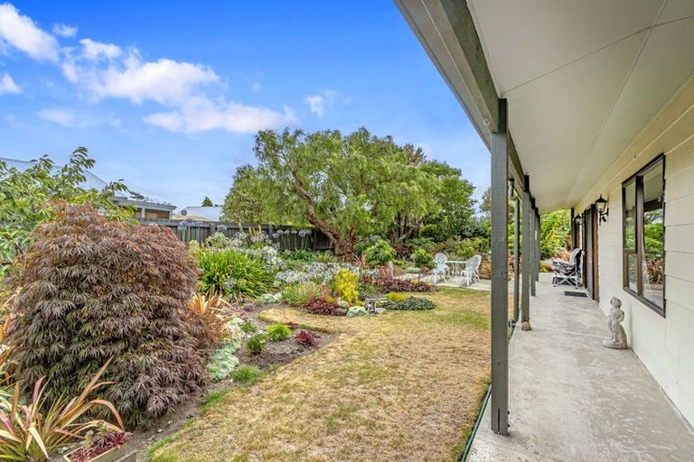 Photo of property in 100 Queenspark Drive, Parklands, Christchurch, 8083
