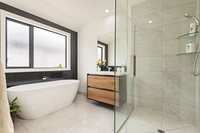 Photo of property in 25 Silicon Way, Fitzherbert, Palmerston North, 4410