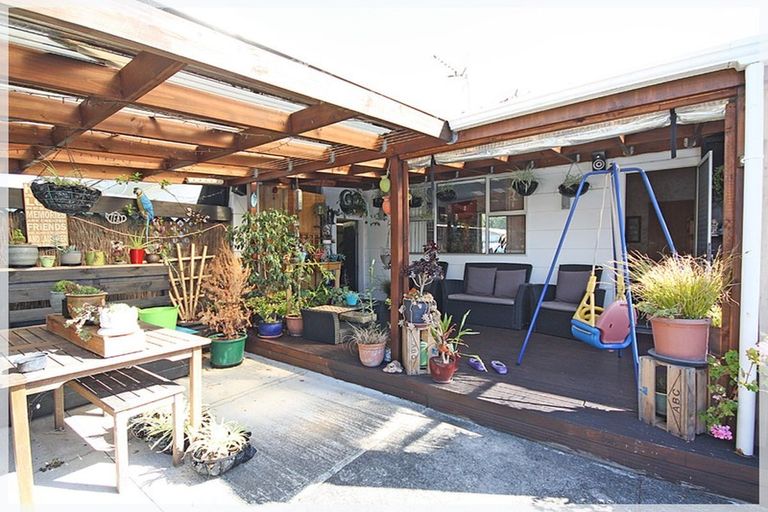 Photo of property in 99 Botanical Road, Takaro, Palmerston North, 4412