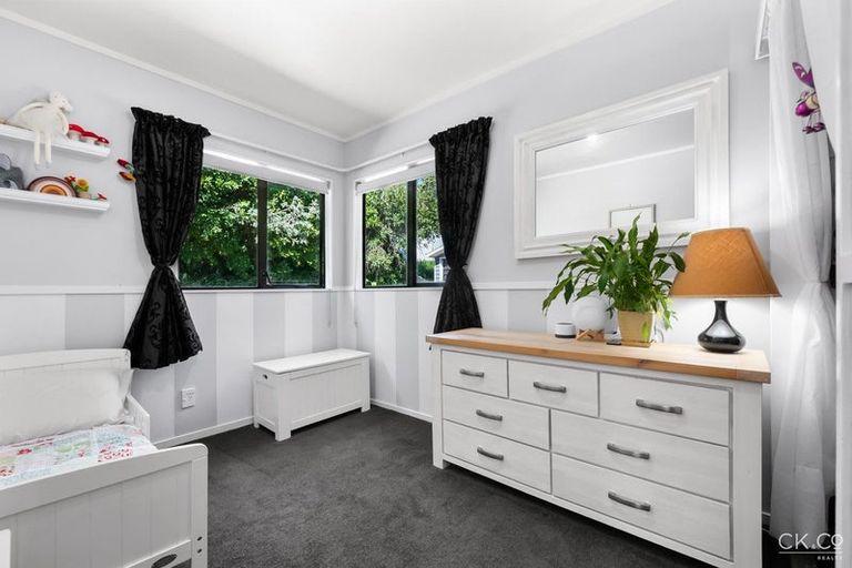 Photo of property in 11 Mcmanaway Grove, Stokes Valley, Lower Hutt, 5019