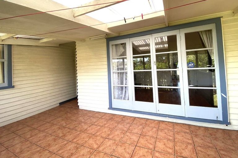 Photo of property in 10 Ribblesdale Road, Henderson, Auckland, 0612