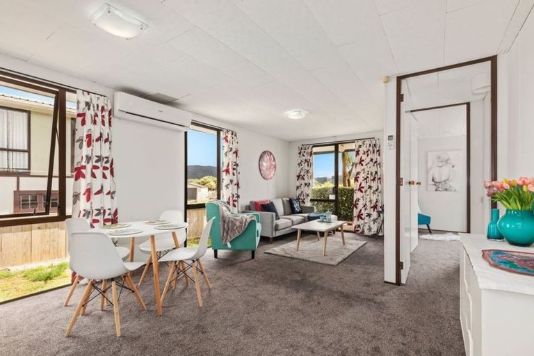 Photo of property in 2 Mcmanaway Grove, Stokes Valley, Lower Hutt, 5019