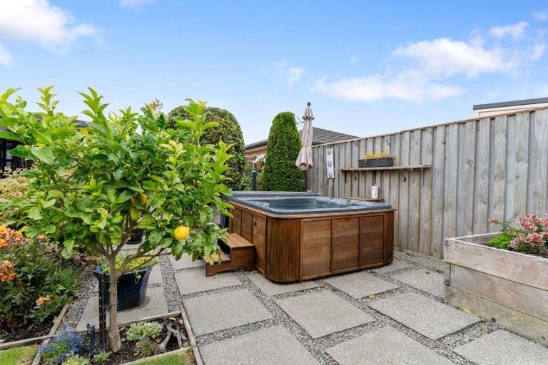 Photo of property in 8 Austin Reid Avenue, Carterton, 5713