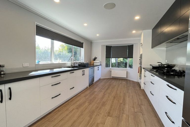 Photo of property in 10 Surrey Crescent, Hokowhitu, Palmerston North, 4410