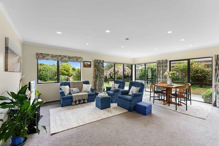 Photo of property in 166 Milne Drive, Paraparaumu, 5032