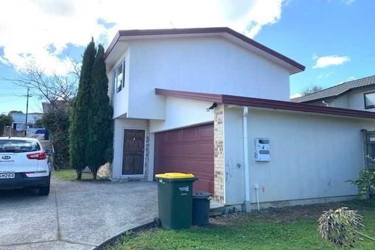 Photo of property in 1/18 Peach Road, Glenfield, Auckland, 0629