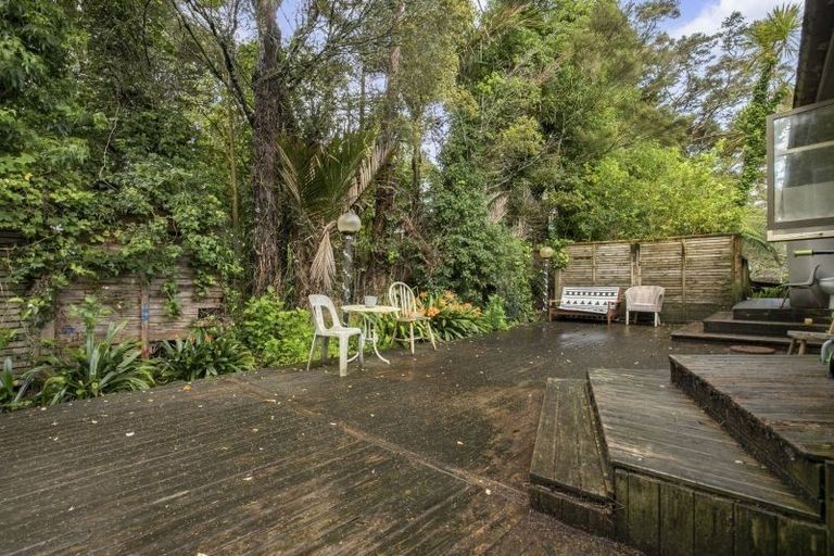 Photo of property in 15 Wyvern Place, Glenfield, Auckland, 0629