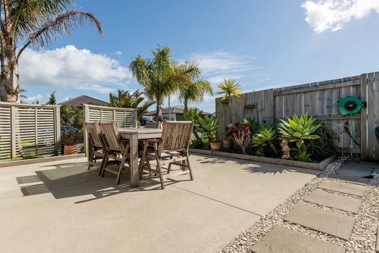 Photo of property in 4 Horokaka Place, Papamoa Beach, Papamoa, 3118