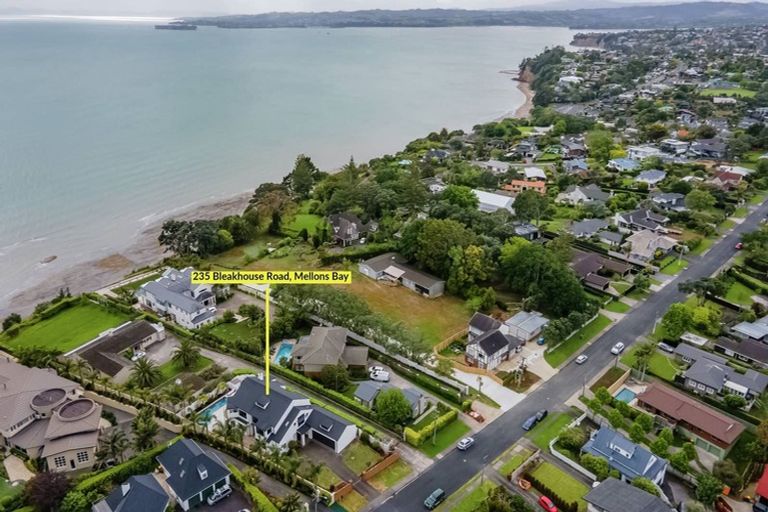 Photo of property in 235 Bleakhouse Road, Mellons Bay, Auckland, 2014
