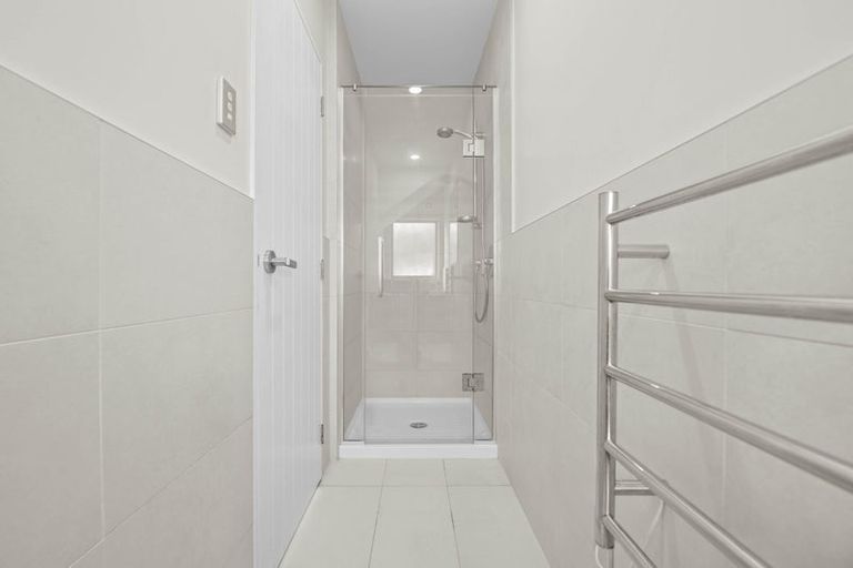 Photo of property in 114 Fairview Avenue, Fairview Heights, Auckland, 0632