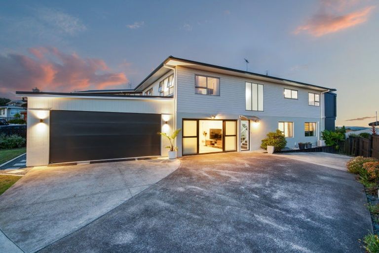 Photo of property in 42 Albatross Road, Red Beach, 0932