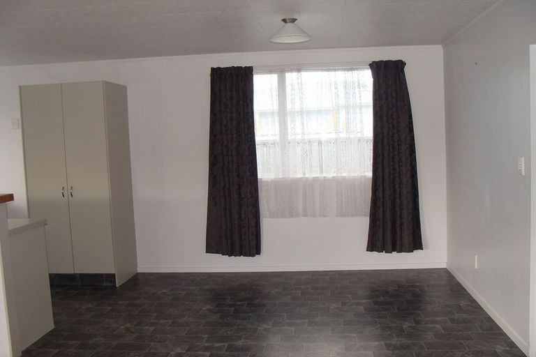 Photo of property in 7 Standish Street, Midhirst, Stratford, 4394