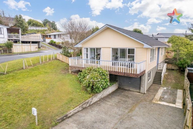 Photo of property in 8 Robson Street, Stokes Valley, Lower Hutt, 5019