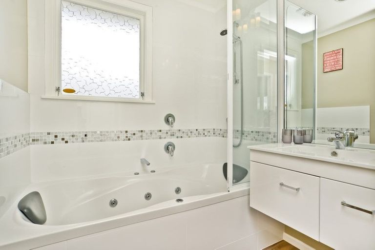 Photo of property in 68 Pohutukawa Drive, Pukete, Hamilton, 3200