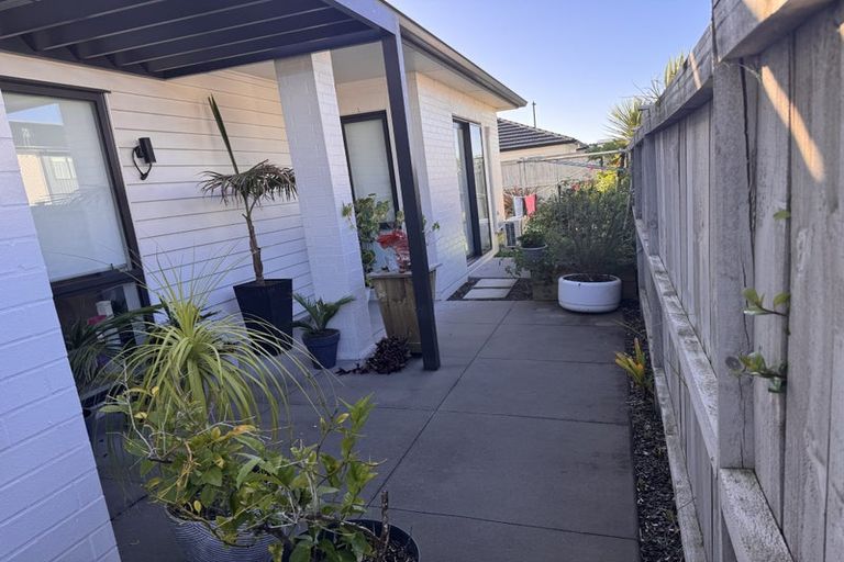 Photo of property in 33 Pepene Avenue, Takanini, 2112