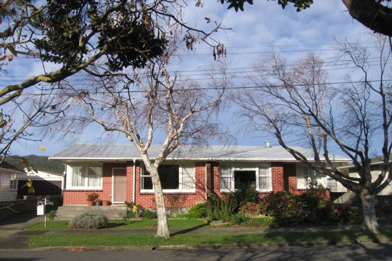 Photo of property in 2/13 Stamford Grove, Avalon, Lower Hutt, 5011