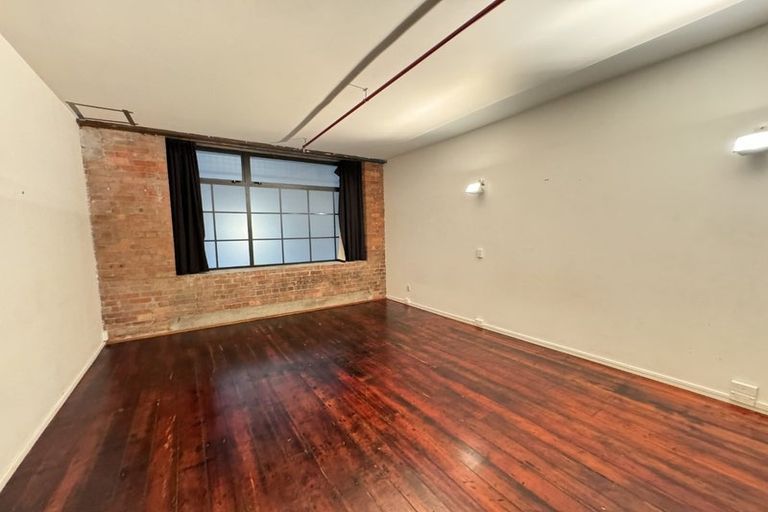 Photo of property in 20 Egmont Street, Te Aro, Wellington, 6011