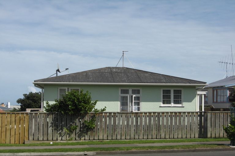 Photo of property in 79 Cornfoot Street, Castlecliff, Whanganui, 4501