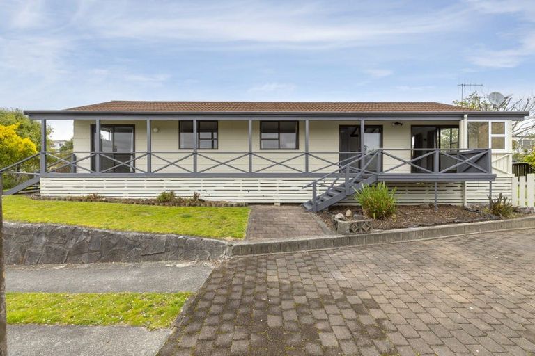 Photo of property in 2 Gladstone Grove, Richmond Heights, Taupo, 3330