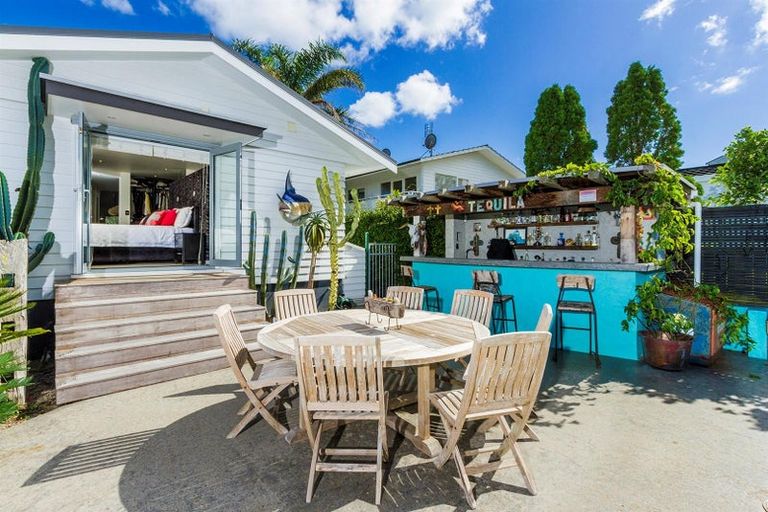 Photo of property in 11 Eric Price Avenue, Takapuna, Auckland, 0620