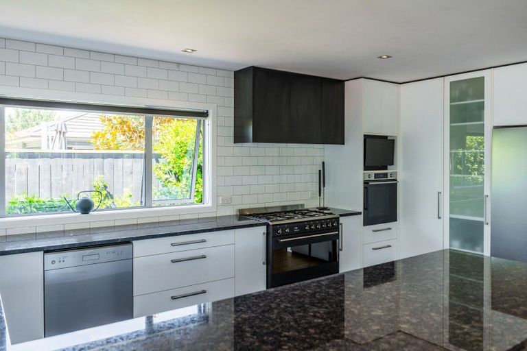 Photo of property in 8 Petrel Close, Paraparaumu Beach, Paraparaumu, 5032