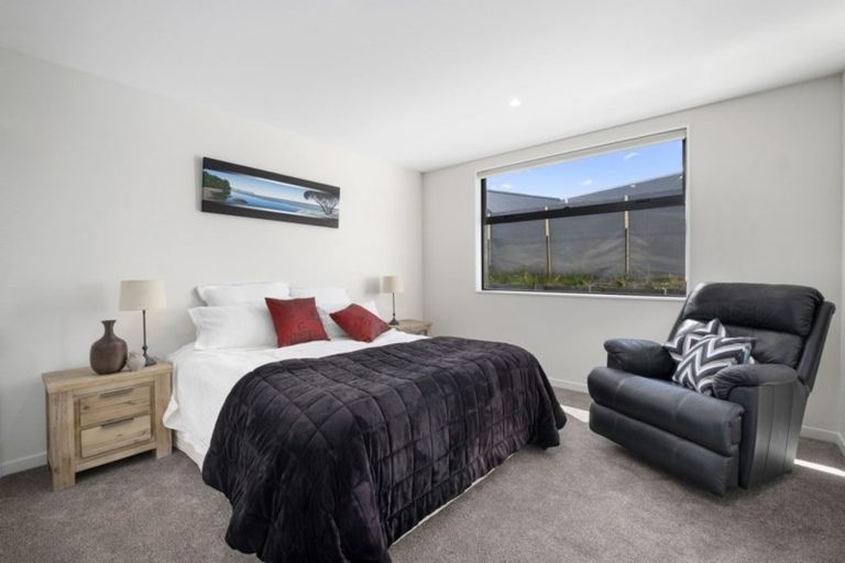 Photo of property in 2 Kereru Crescent, Wanaka, 9305