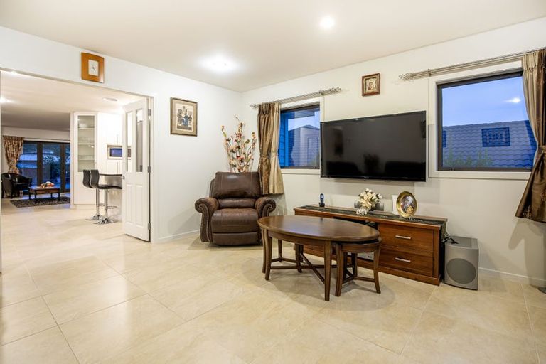 Photo of property in 16 Frances Brown Avenue, Aotea, Porirua, 5024