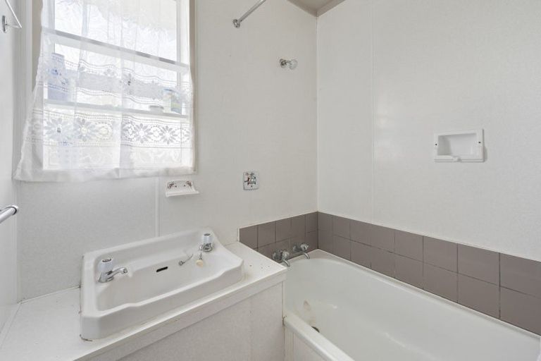 Photo of property in 50 Robinson Crescent, Tamatea, Napier, 4112