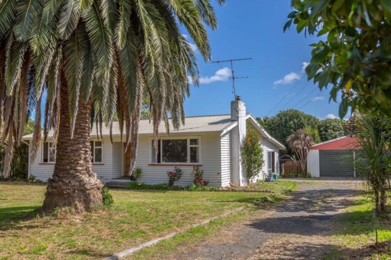 Photo of property in 2752 Lake Ferry Road, Pirinoa, Featherston, 5772