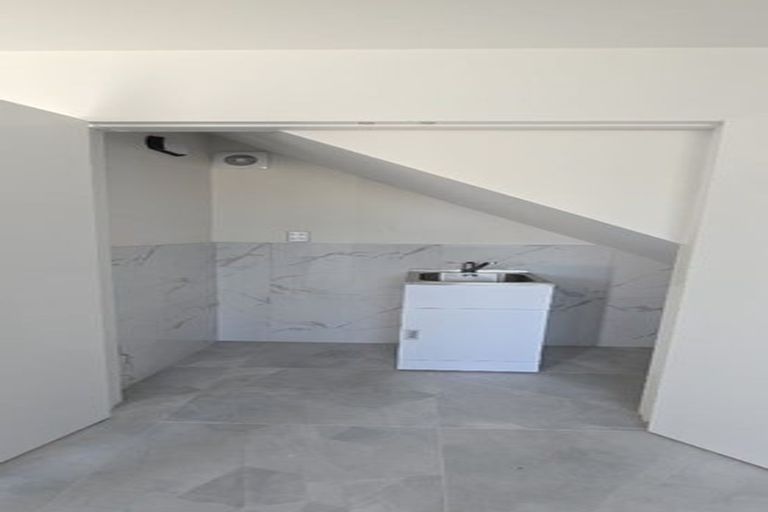 Photo of property in 8b Nield Road, Manurewa, Auckland, 2102