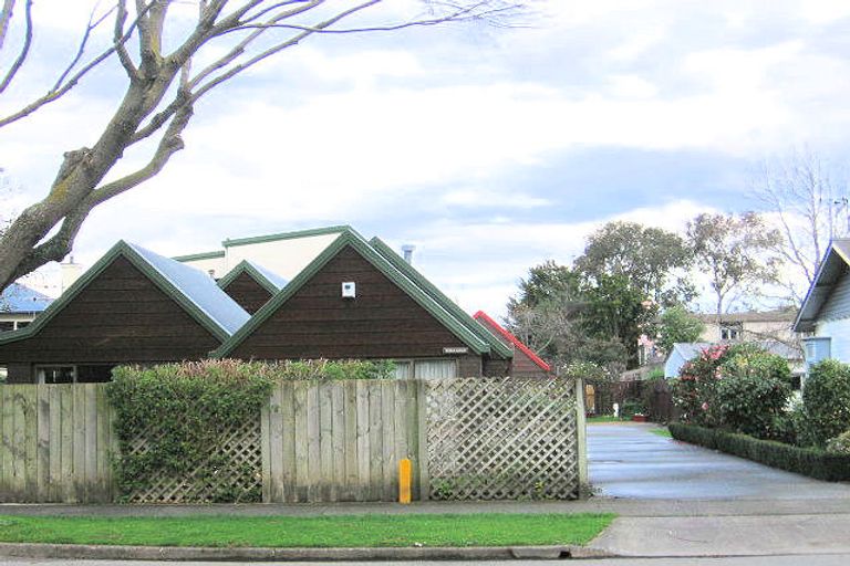 Photo of property in 52 Te Awe Awe Street, Hokowhitu, Palmerston North, 4410