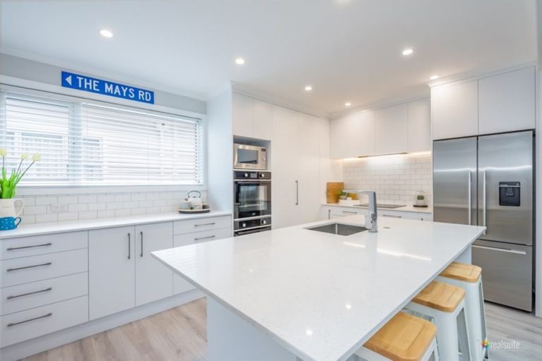 Photo of property in 1 Charleston Avenue, Boulcott, Lower Hutt, 5011